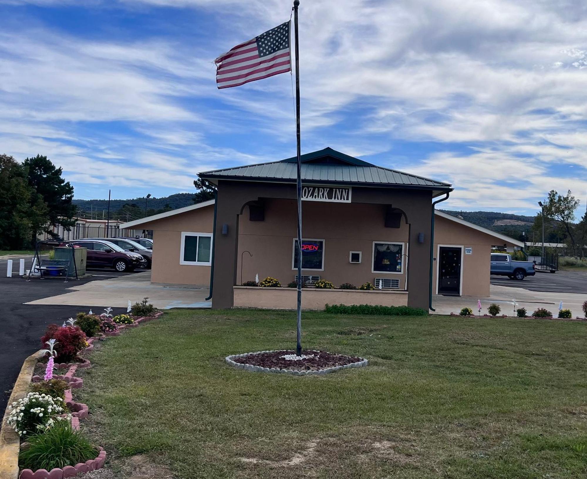 Ozark Inn Mena Luaran gambar