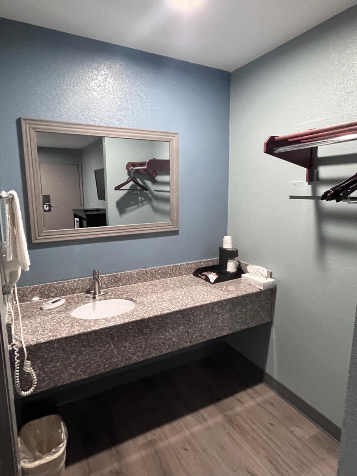 Ozark Inn Mena Luaran gambar